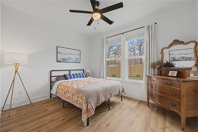 4 Scotch Broom Place, Bella Vista, AR 72715