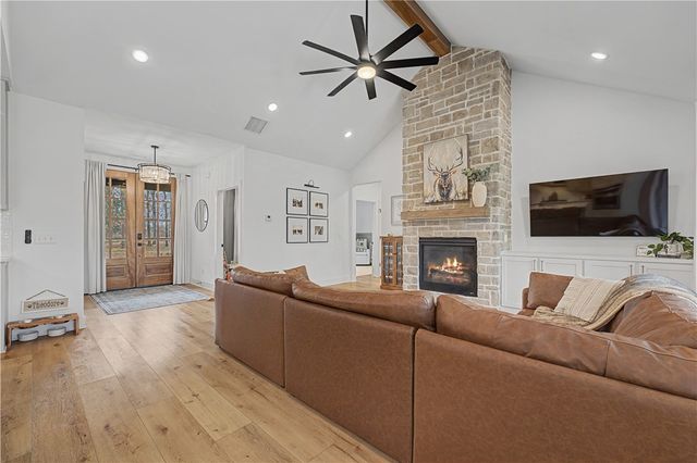 4 Scotch Broom Place, Bella Vista, AR 72715