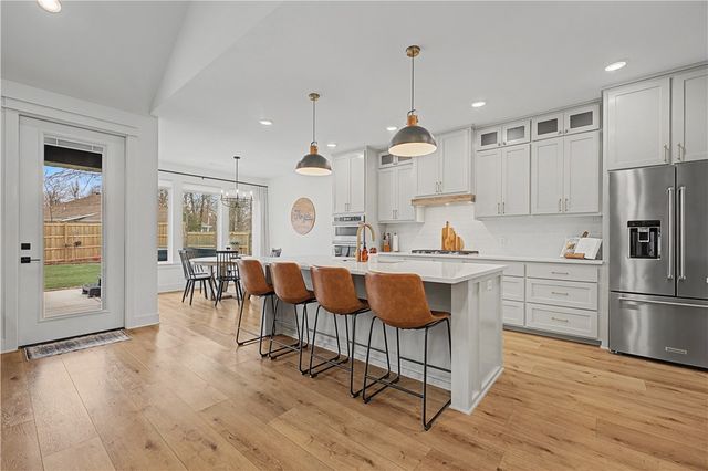 4 Scotch Broom Place, Bella Vista, AR 72715