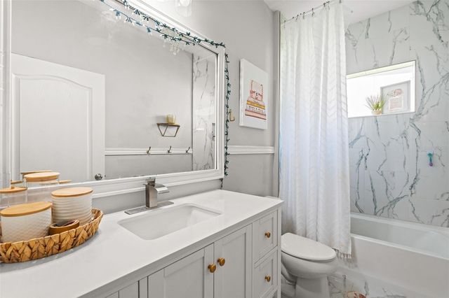 4946 NEWPORT NEWS CIRCLE, Bradenton, FL 34211