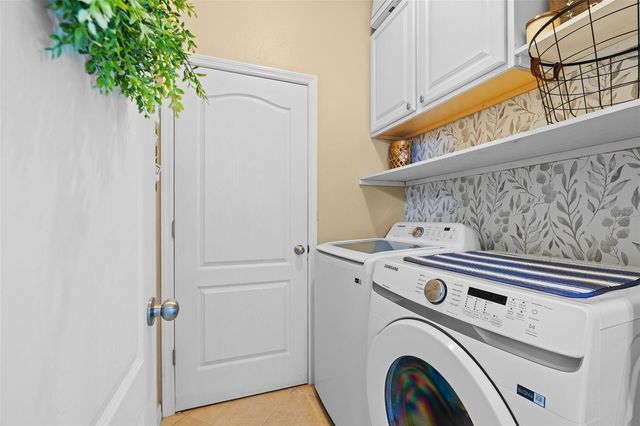4946 NEWPORT NEWS CIRCLE, Bradenton, FL 34211
