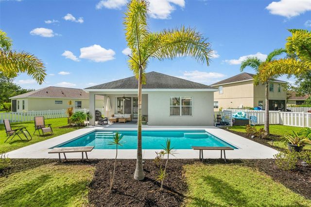 4946 NEWPORT NEWS CIRCLE, Bradenton, FL 34211
