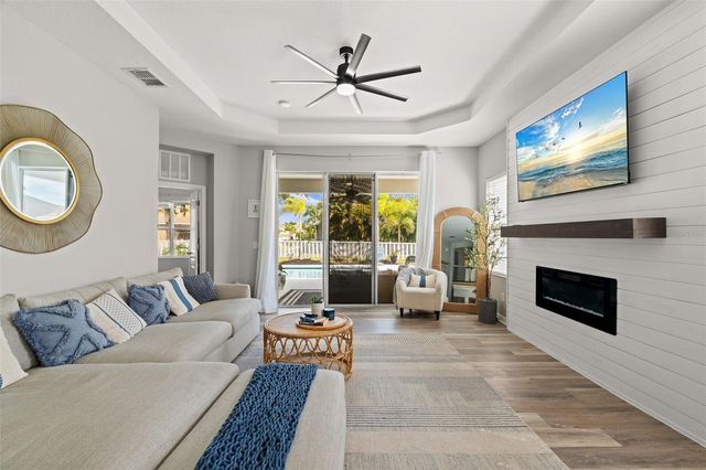 4946 NEWPORT NEWS CIRCLE, Bradenton, FL 34211