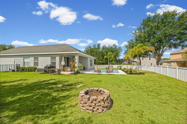 4946 NEWPORT NEWS CIRCLE, Bradenton, FL 34211