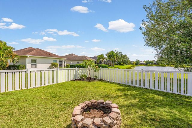4946 NEWPORT NEWS CIRCLE, Bradenton, FL 34211