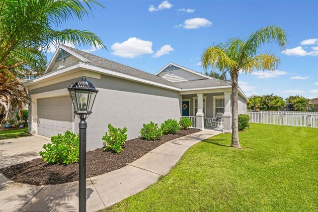 4946 NEWPORT NEWS CIRCLE, Bradenton, FL 34211
