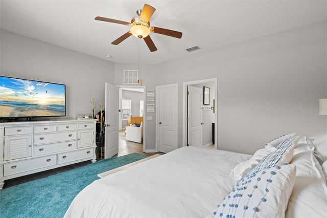 4946 NEWPORT NEWS CIRCLE, Bradenton, FL 34211