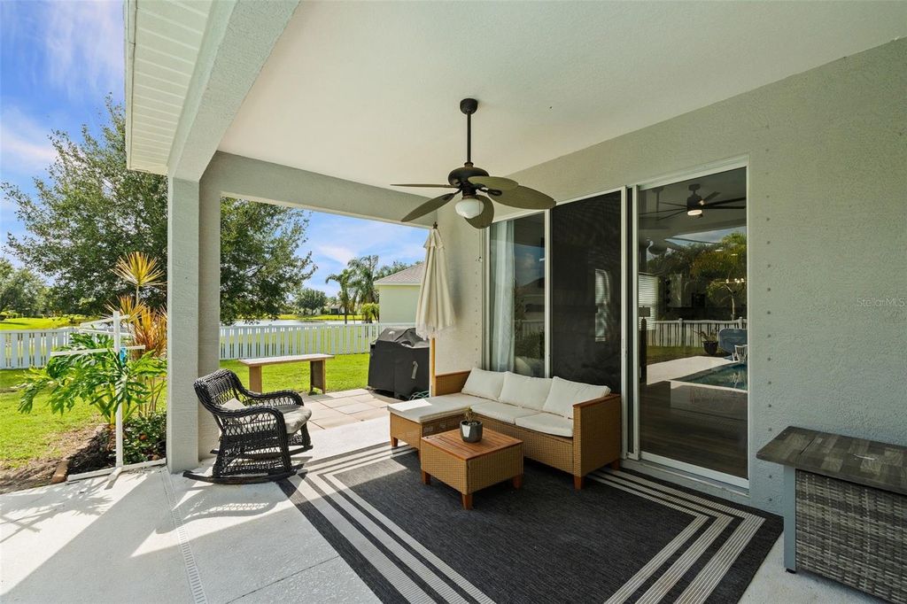 Image 26 of property listing at 4946 NEWPORT NEWS CIRCLE, Bradenton, FL 34211