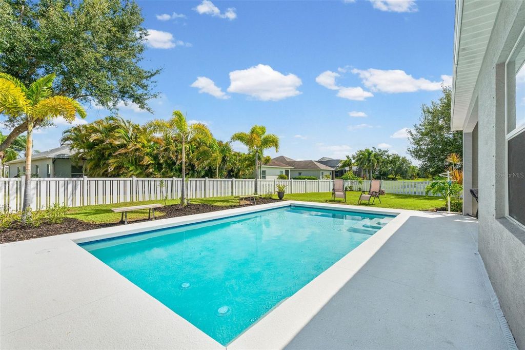 Image 34 of property listing at 4946 NEWPORT NEWS CIRCLE, Bradenton, FL 34211