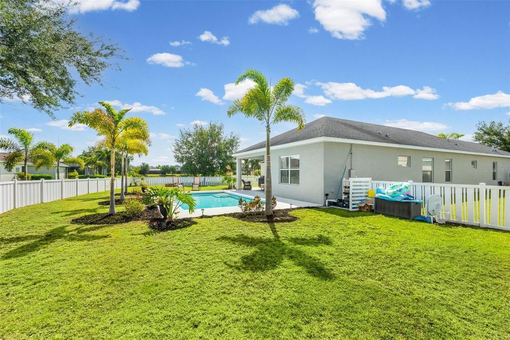 Image 36 of property listing at 4946 NEWPORT NEWS CIRCLE, Bradenton, FL 34211