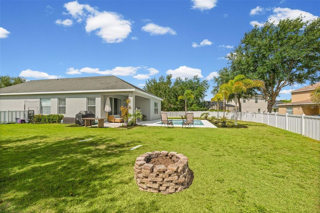 Image 42 of property listing at 4946 NEWPORT NEWS CIRCLE, Bradenton, FL 34211