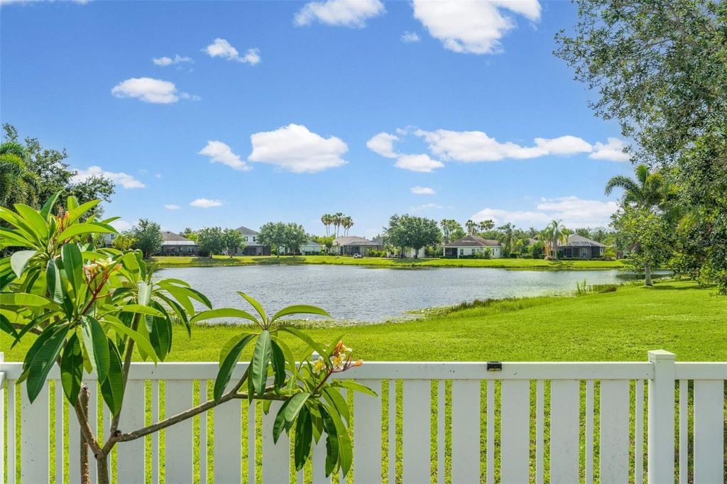 Image 44 of property listing at 4946 NEWPORT NEWS CIRCLE, Bradenton, FL 34211