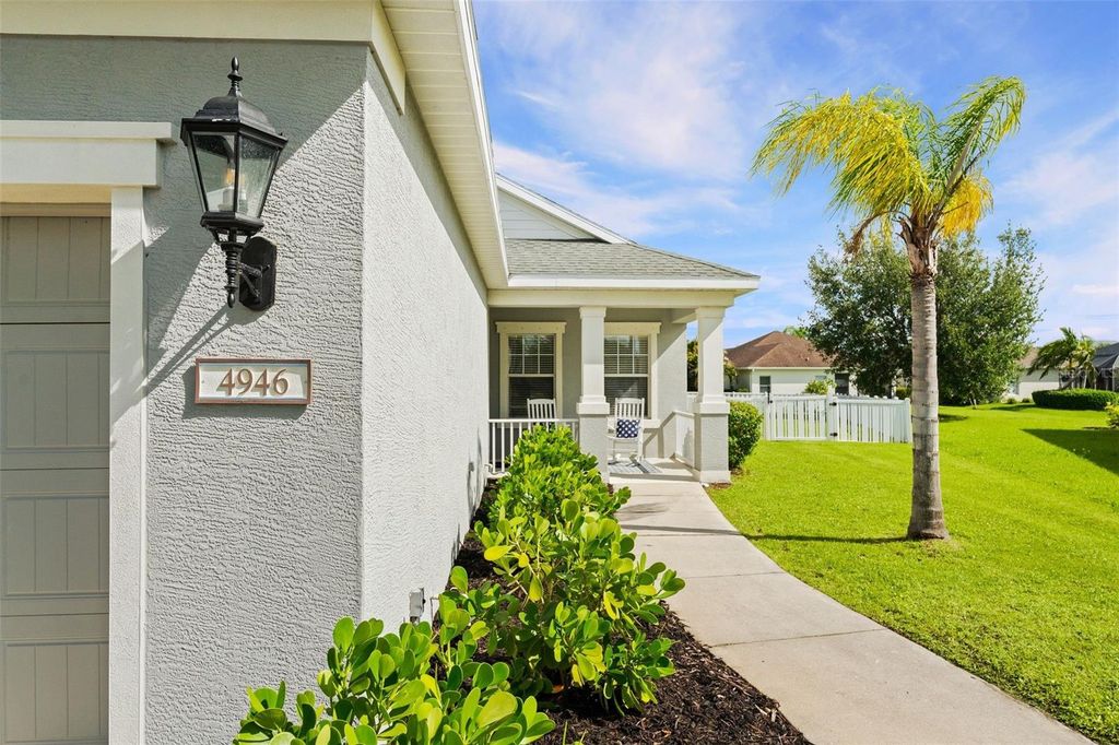 Image 47 of property listing at 4946 NEWPORT NEWS CIRCLE, Bradenton, FL 34211