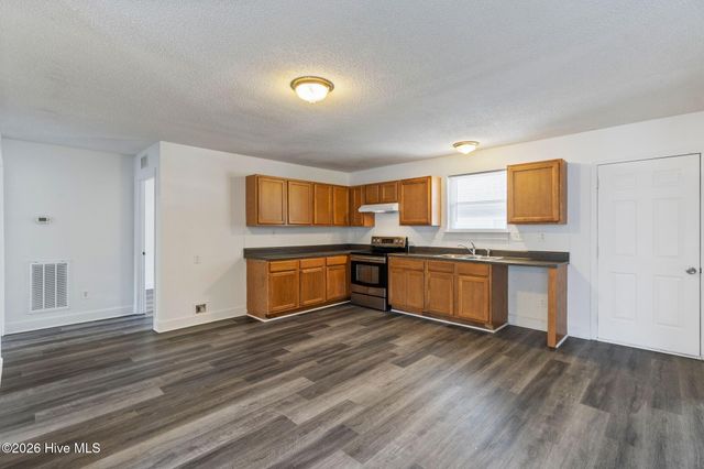 3913 Prices Lane, Wilmington, NC 28405