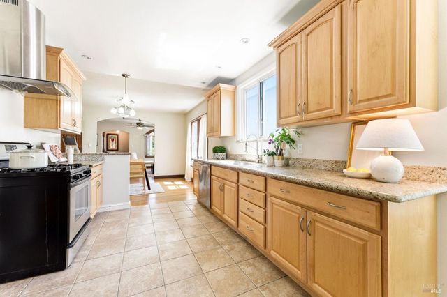 729 First St, Rodeo, CA 94572