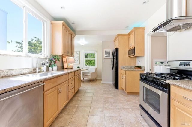 729 First St, Rodeo, CA 94572