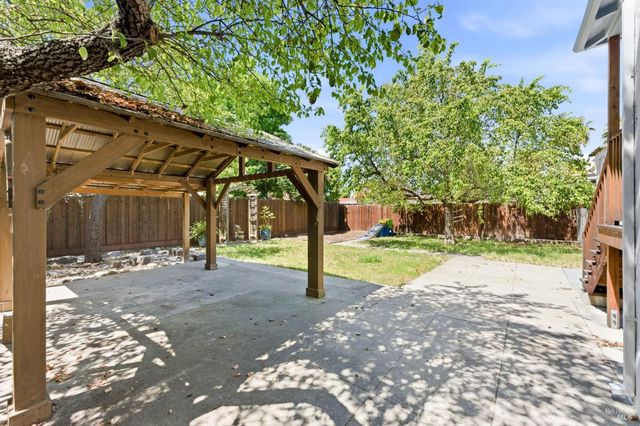 729 First St, Rodeo, CA 94572