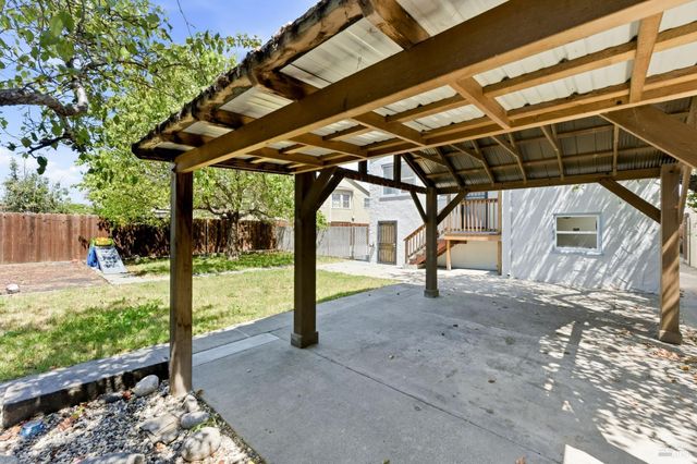 729 First St, Rodeo, CA 94572