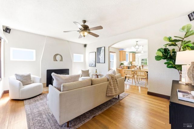 729 First St, Rodeo, CA 94572