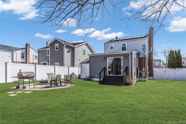 36 Amethyst Street, Elmont, NY 11003