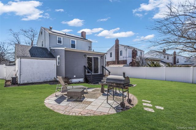36 Amethyst Street, Elmont, NY 11003