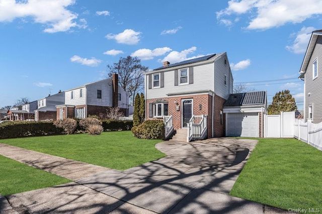 36 Amethyst Street, Elmont, NY 11003