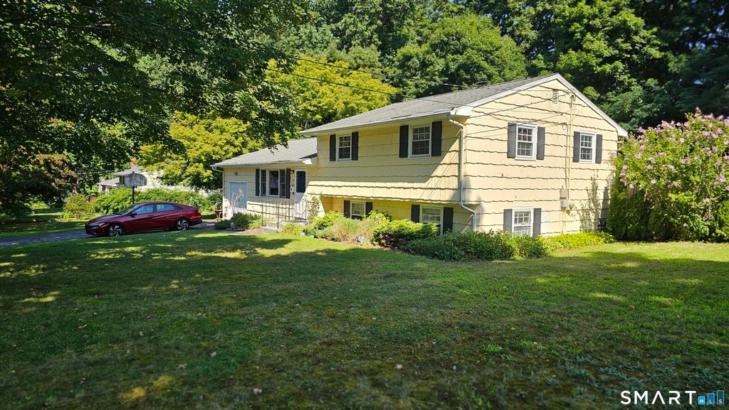 59 Springwood Drive, Trumbull, CT 06611