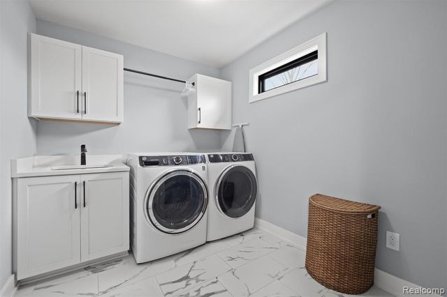 1326 Cedar Drive, Birmingham, MI 48009