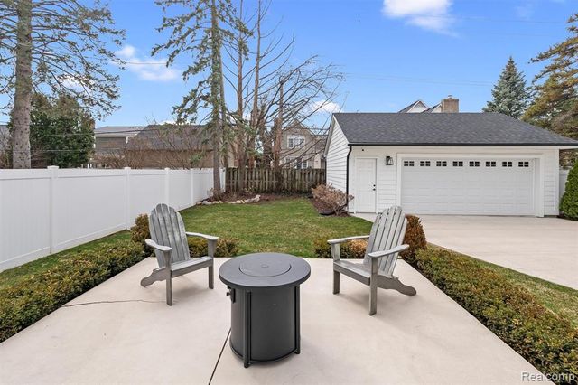 1326 Cedar Drive, Birmingham, MI 48009