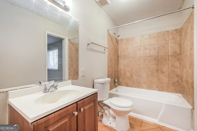 9039 Raven Drive, Jonesboro, GA 30238