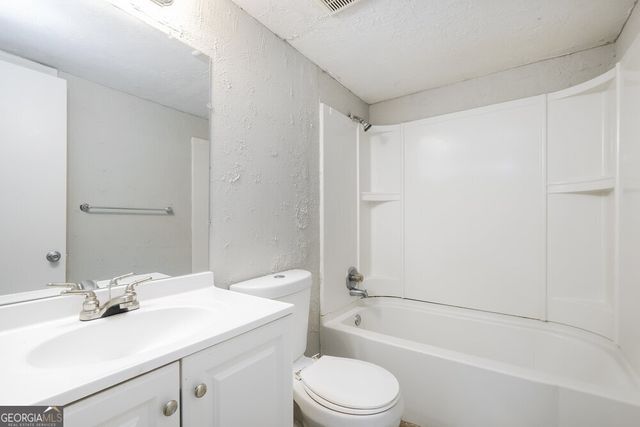 9039 Raven Drive, Jonesboro, GA 30238