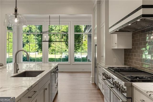 3517 Knollwood Drive NW, Atlanta, GA 30305