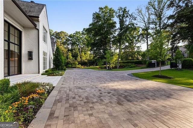 3517 Knollwood Drive NW, Atlanta, GA 30305