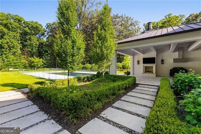 3517 Knollwood Drive NW, Atlanta, GA 30305