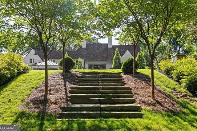 3517 Knollwood Drive NW, Atlanta, GA 30305