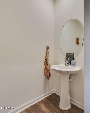 1049 Hammett Rd Road, 2, Johnson City, TN 37615