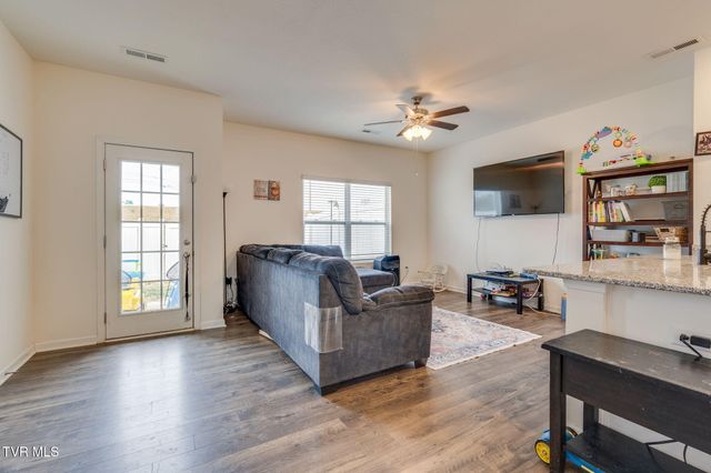 1049 Hammett Rd Road, 2, Johnson City, TN 37615