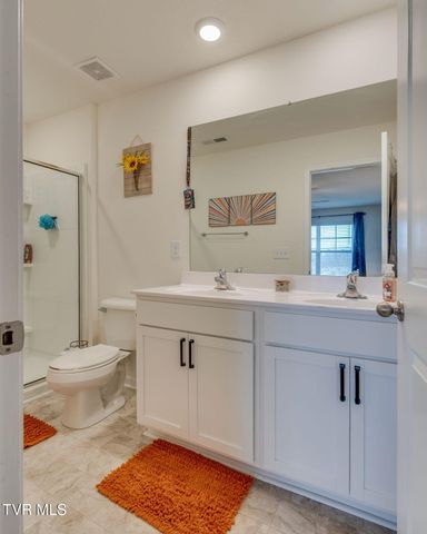 1049 Hammett Rd Road, 2, Johnson City, TN 37615