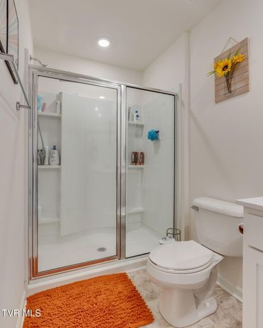 1049 Hammett Rd Road, 2, Johnson City, TN 37615