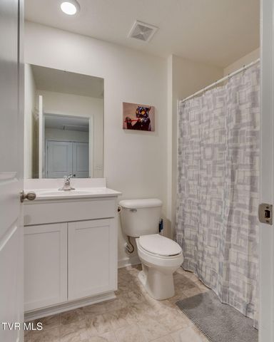 1049 Hammett Rd Road, 2, Johnson City, TN 37615