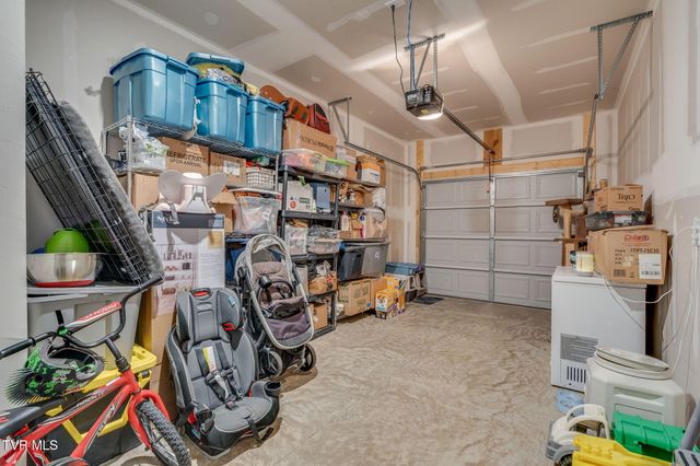 1049 Hammett Rd Road, 2, Johnson City, TN 37615