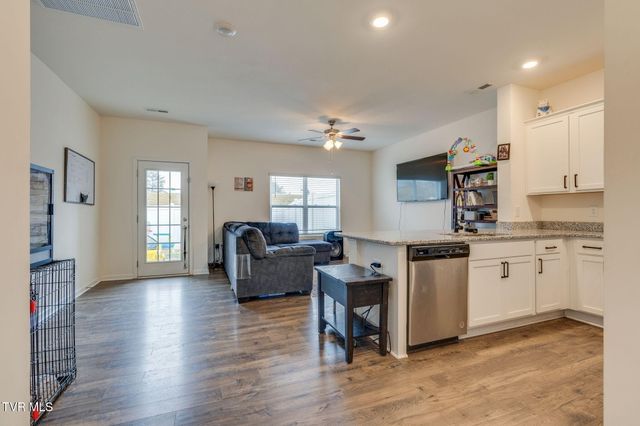 1049 Hammett Rd Road, 2, Johnson City, TN 37615
