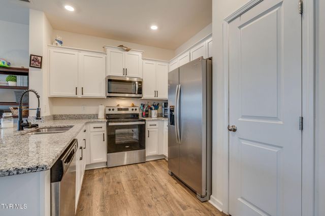 1049 Hammett Rd Road, 2, Johnson City, TN 37615