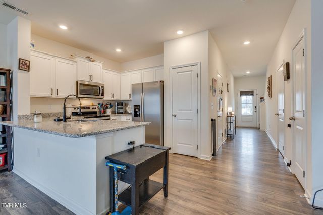 1049 Hammett Rd Road, 2, Johnson City, TN 37615
