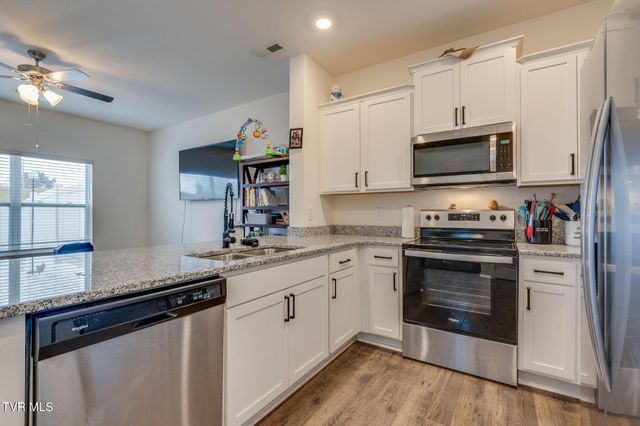 1049 Hammett Rd Road, 2, Johnson City, TN 37615