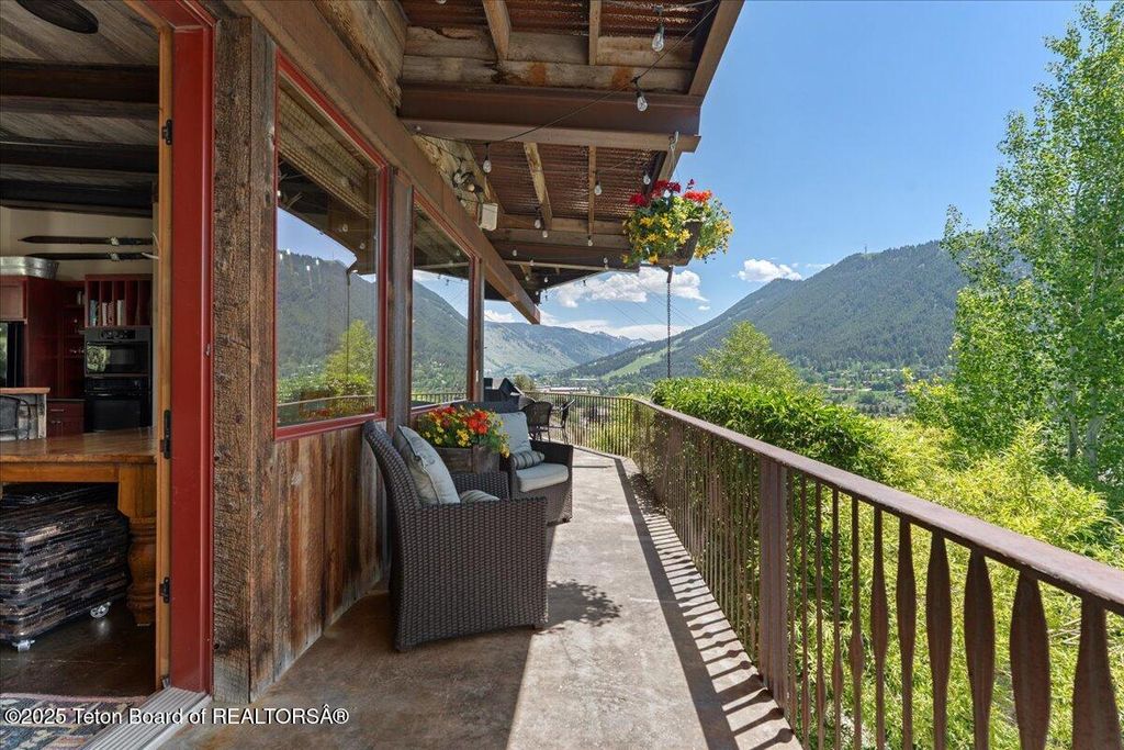 1023 BUDGE Drive, Jackson, WY 83001 photo 6