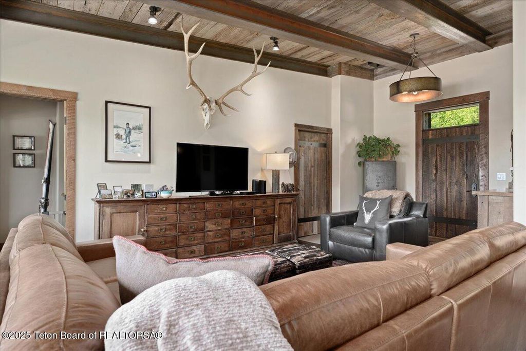 1023 BUDGE Drive, Jackson, WY 83001 photo 8