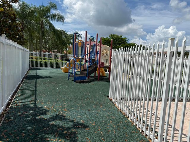 16135 Emerald Cove Road, Weston, FL 33331