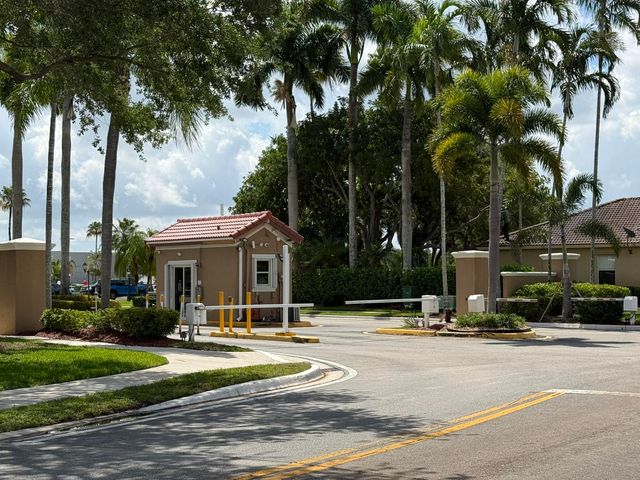 16135 Emerald Cove Road, Weston, FL 33331