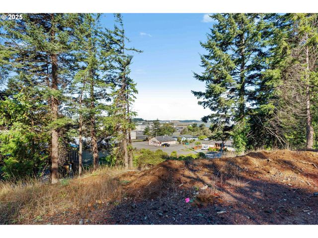 2253 PONY CREEK Rd, North Bend, OR 97459